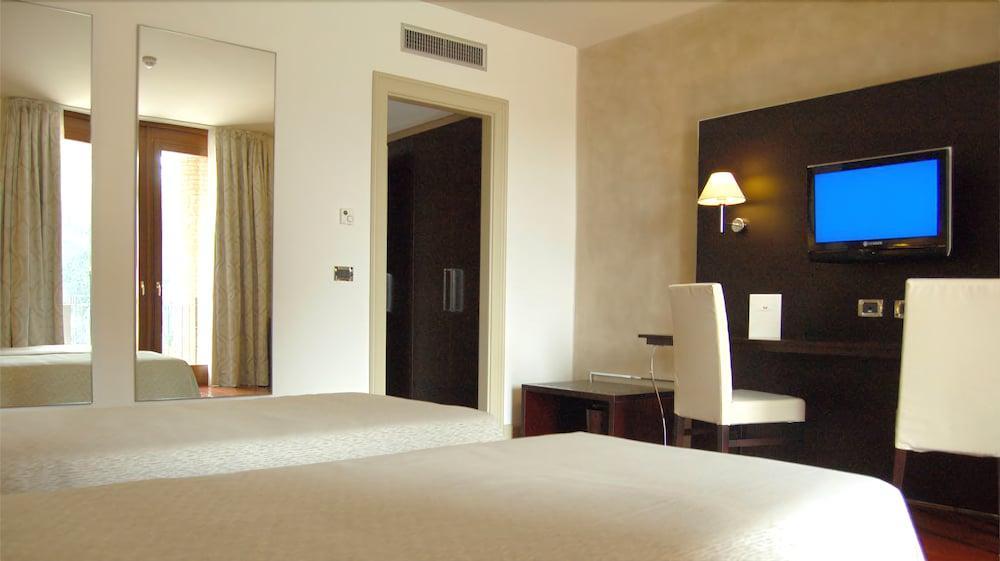 Cremona Palace Costa Santʼ Abramo