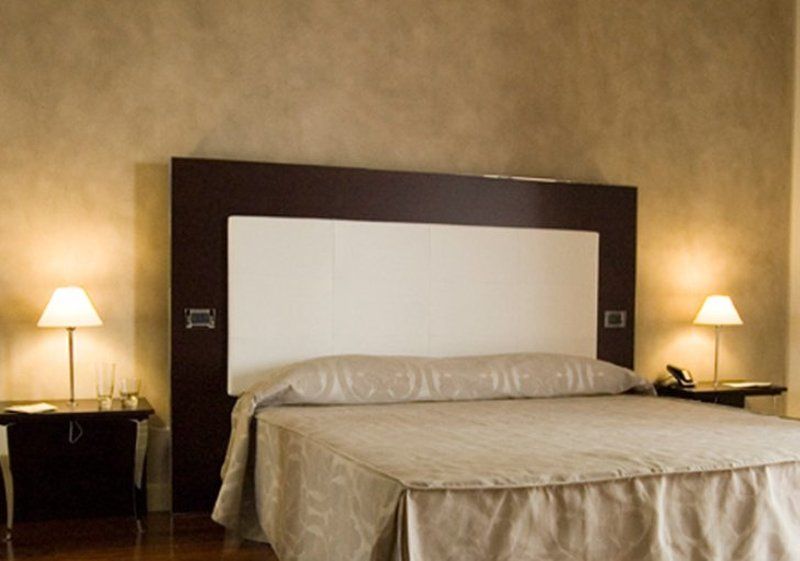Cremona Palace 4* Costa Santʼ Abramo